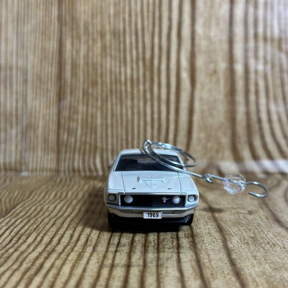 Hallmark Keepsake Ornament 1969 Ford Mustang Boss 429 Artist Signed - Picture 3 of 10